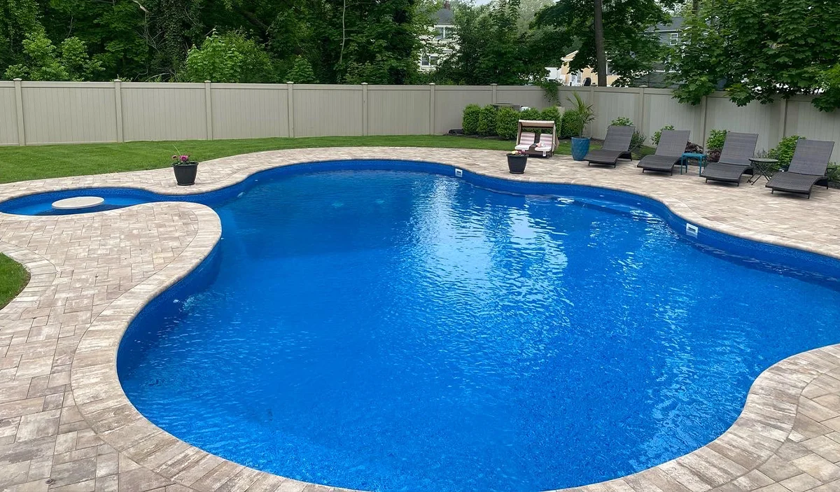 Freeform Pool with In-Water Table