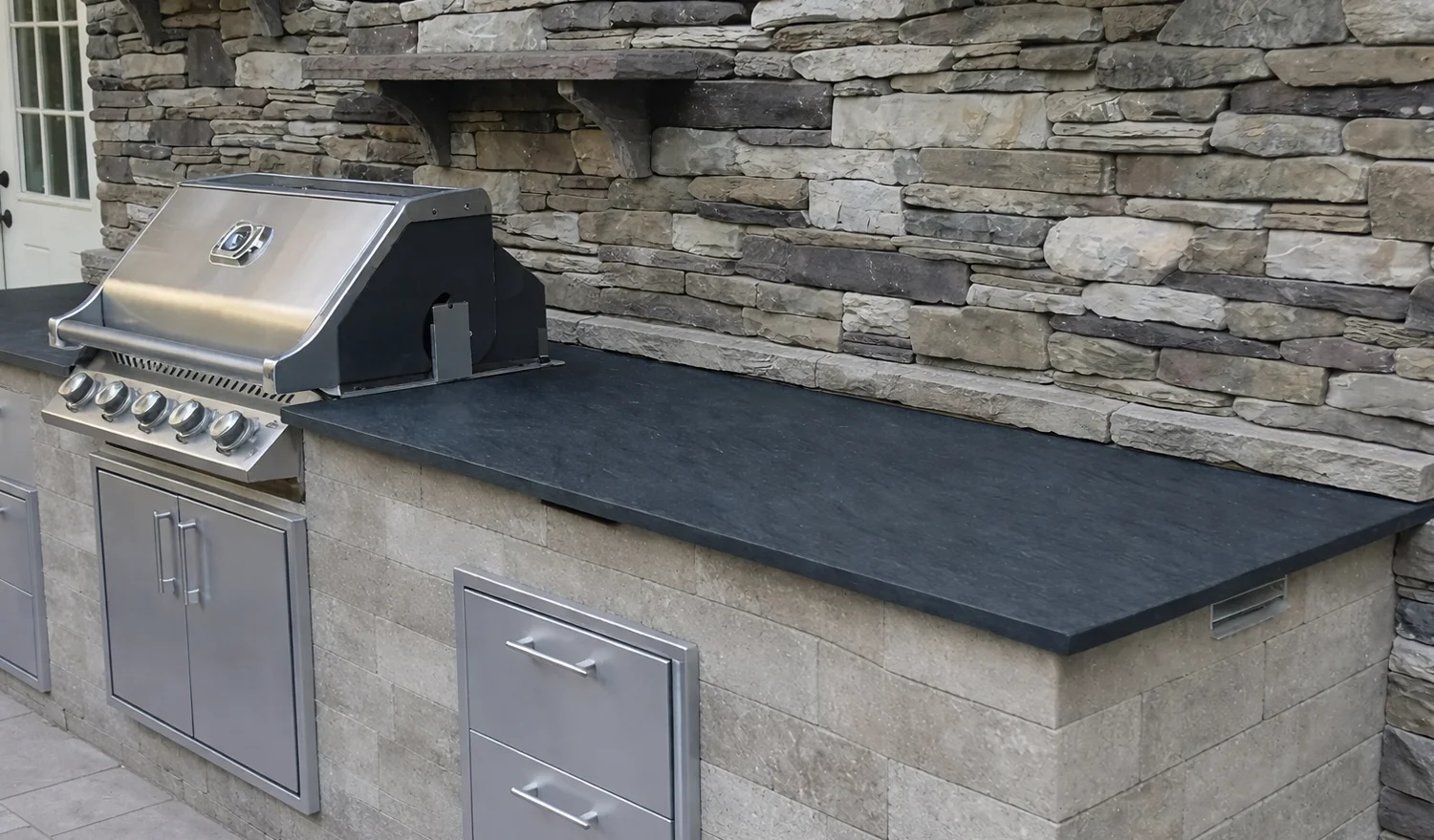 Stonewall Outdoor Kitchen