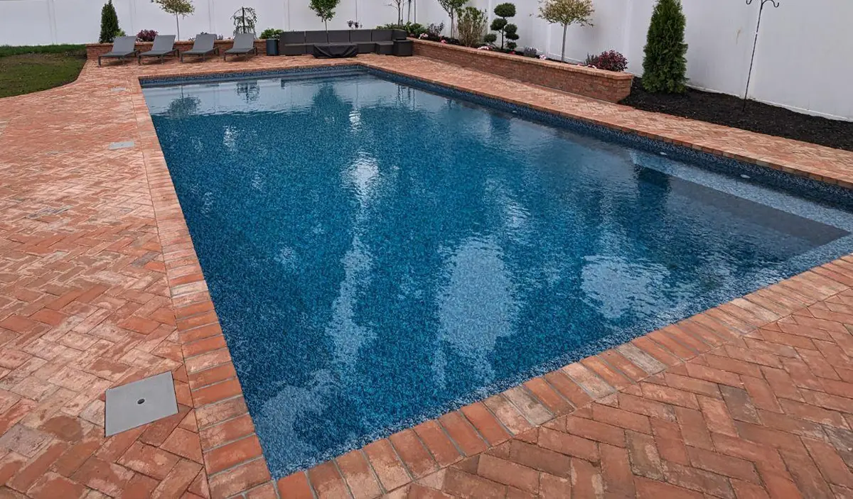 Geometric Brick-Framed Classic